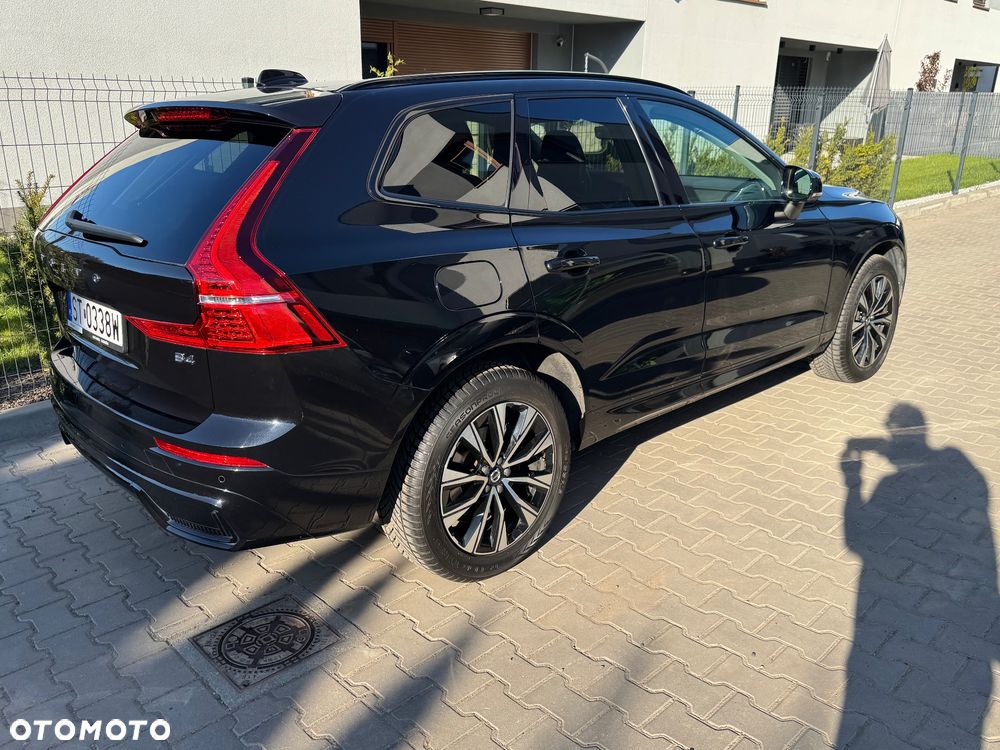 Volvo XC 60 B4 B Plus Dark - 8