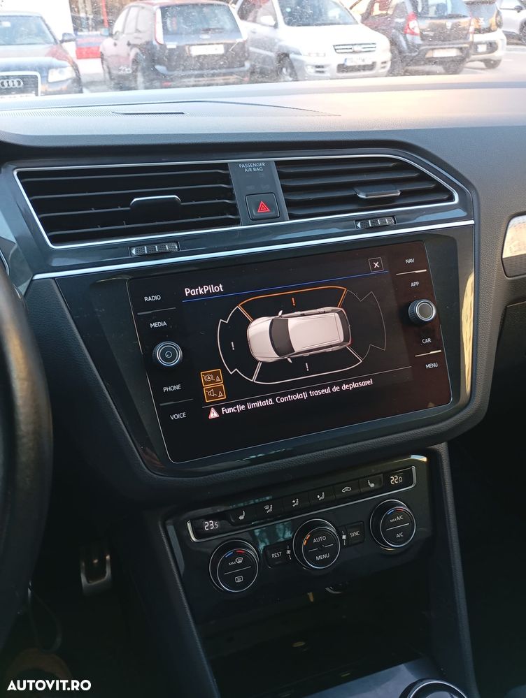 Volkswagen Tiguan - 8