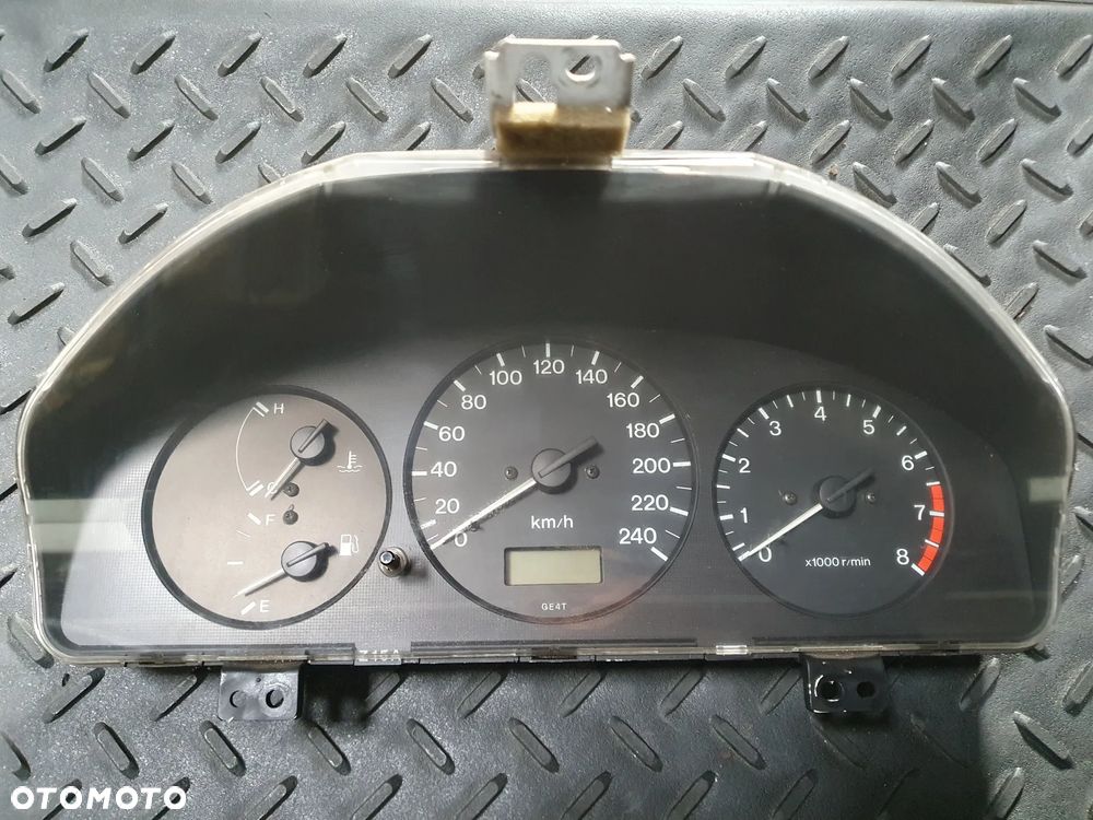 MAZDA 323 LICZNIK ZEGARY PRĘDKOŚCIOMIERZ FDGE6VE - 1