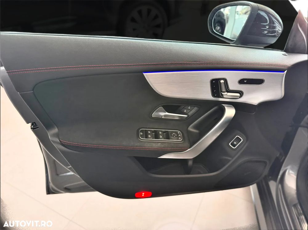 Mercedes-Benz CLA 220 7G-DCT AMG Line - 12