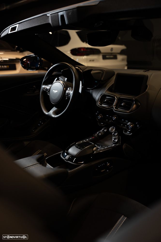 Aston Martin Vantage Roadster V8 - 19