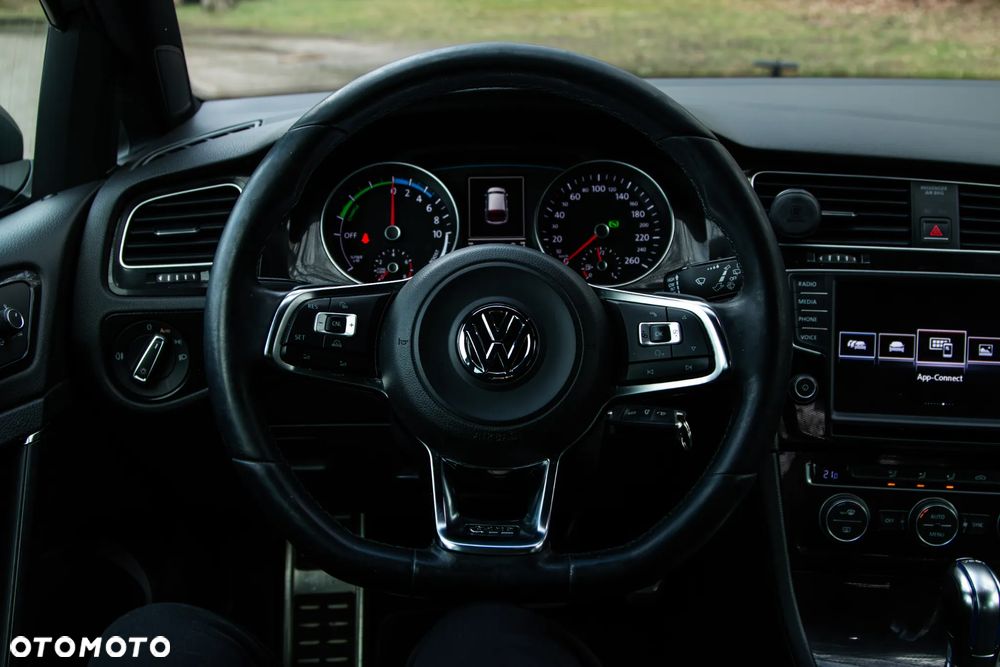 Volkswagen Golf - 13