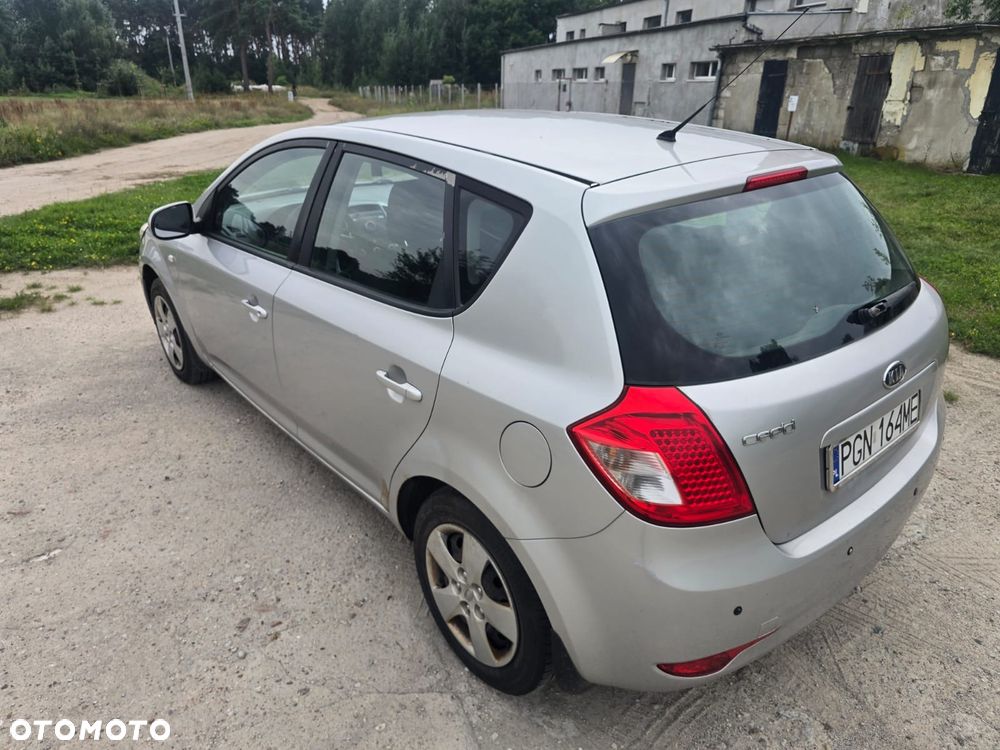 Kia Ceed 1.6 Comfort + - 5