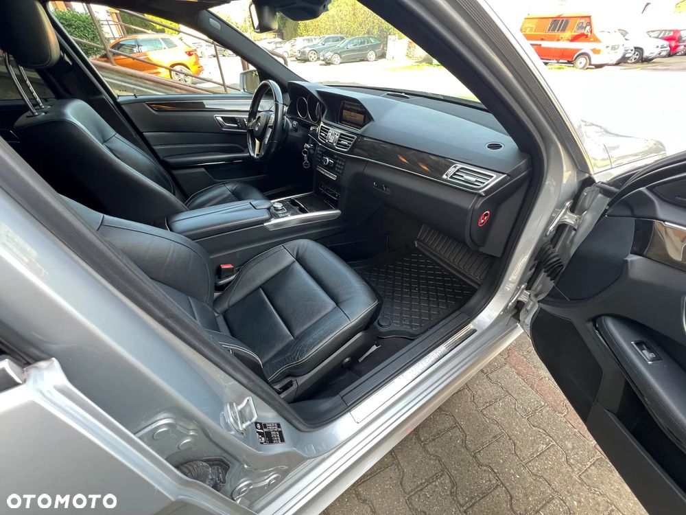 Mercedes-Benz Klasa E 300 CDI DPF BlueEFFICIENCY 7G-TRONIC - 12