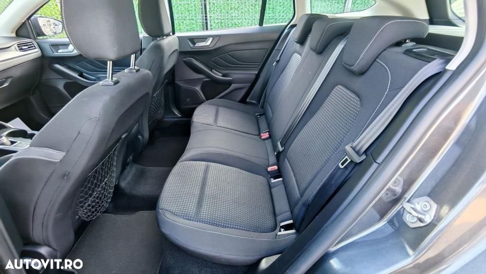 Ford Focus - 13