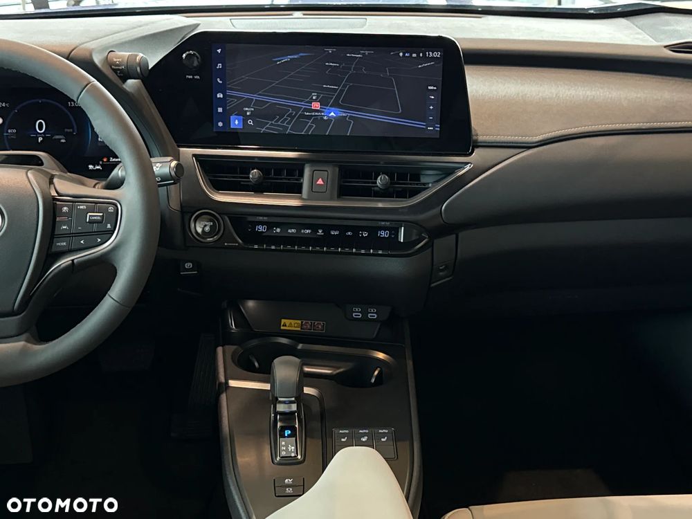 Lexus UX - 16