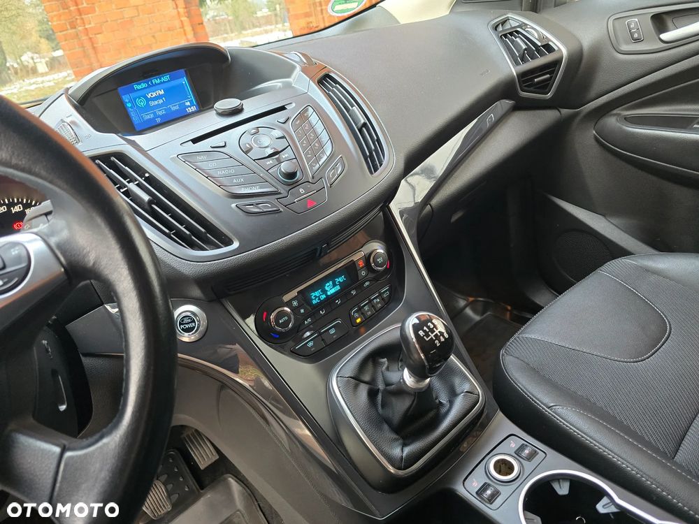 Ford Kuga 1.6 EcoBoost 2x4 Titanium - 14