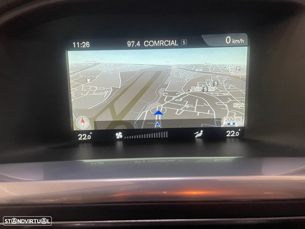 Volvo V60 Cross Country 2.0 D3 Momentum Geartronic - 24