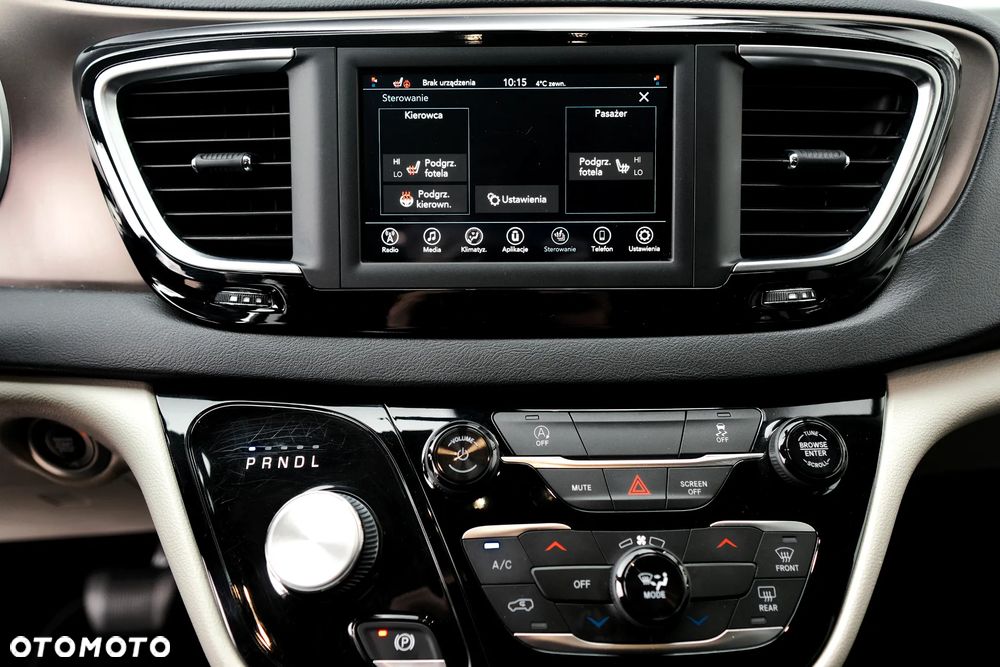 Chrysler Pacifica - 27