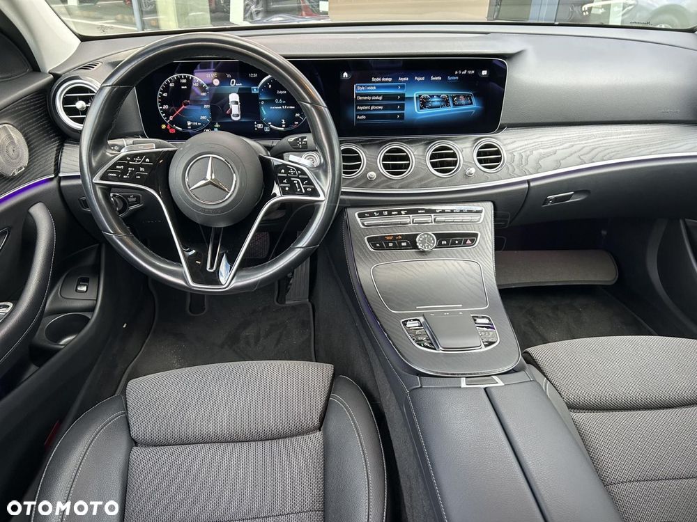 Mercedes-Benz Klasa E 220 d 4-Matic Avantgarde - 17