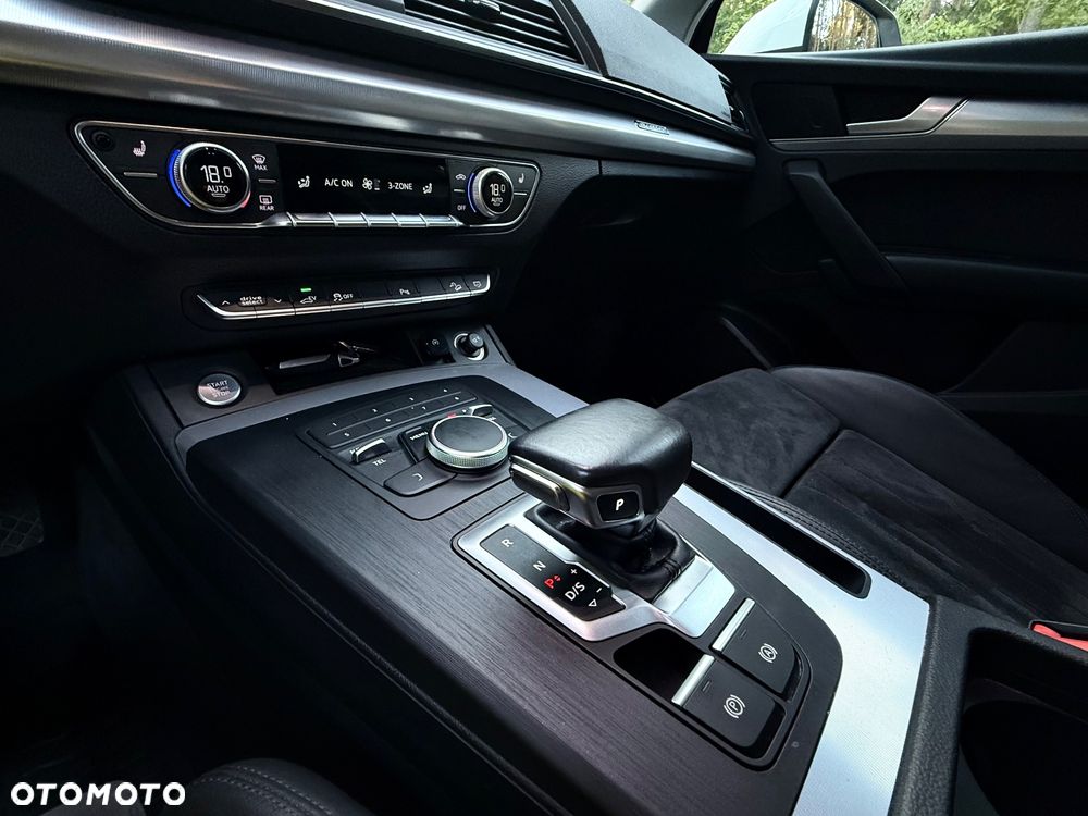 Audi Q5 55 TFSIe quattro S tronic S line business - 16