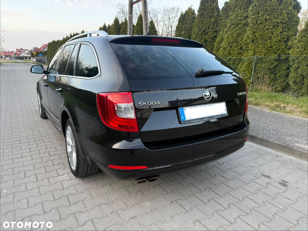 Skoda Superb 2.0 TDI PD DSG Elegance - 5