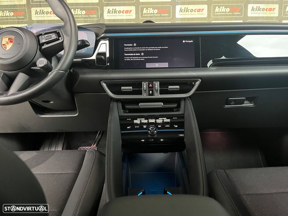 Porsche Macan Electric 4 - 31