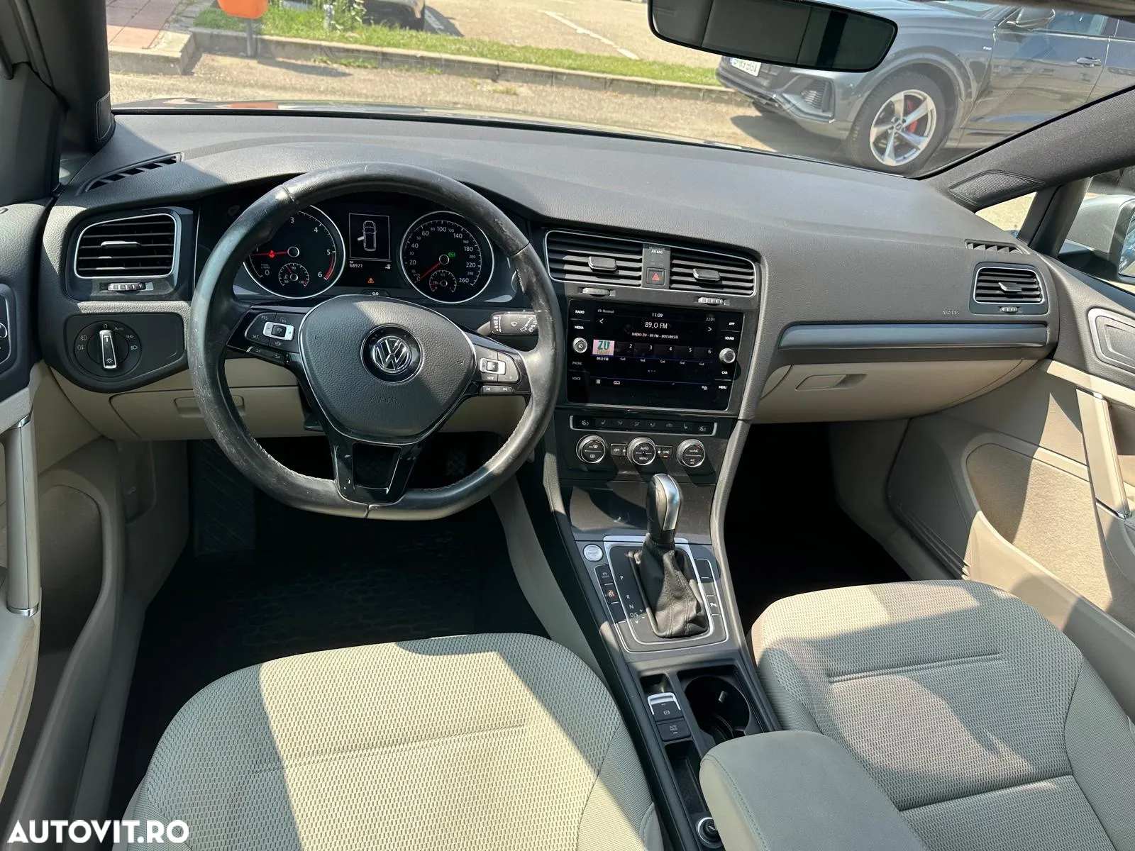 Volkswagen Golf 2.0 TDI DSG Comfortline - 12