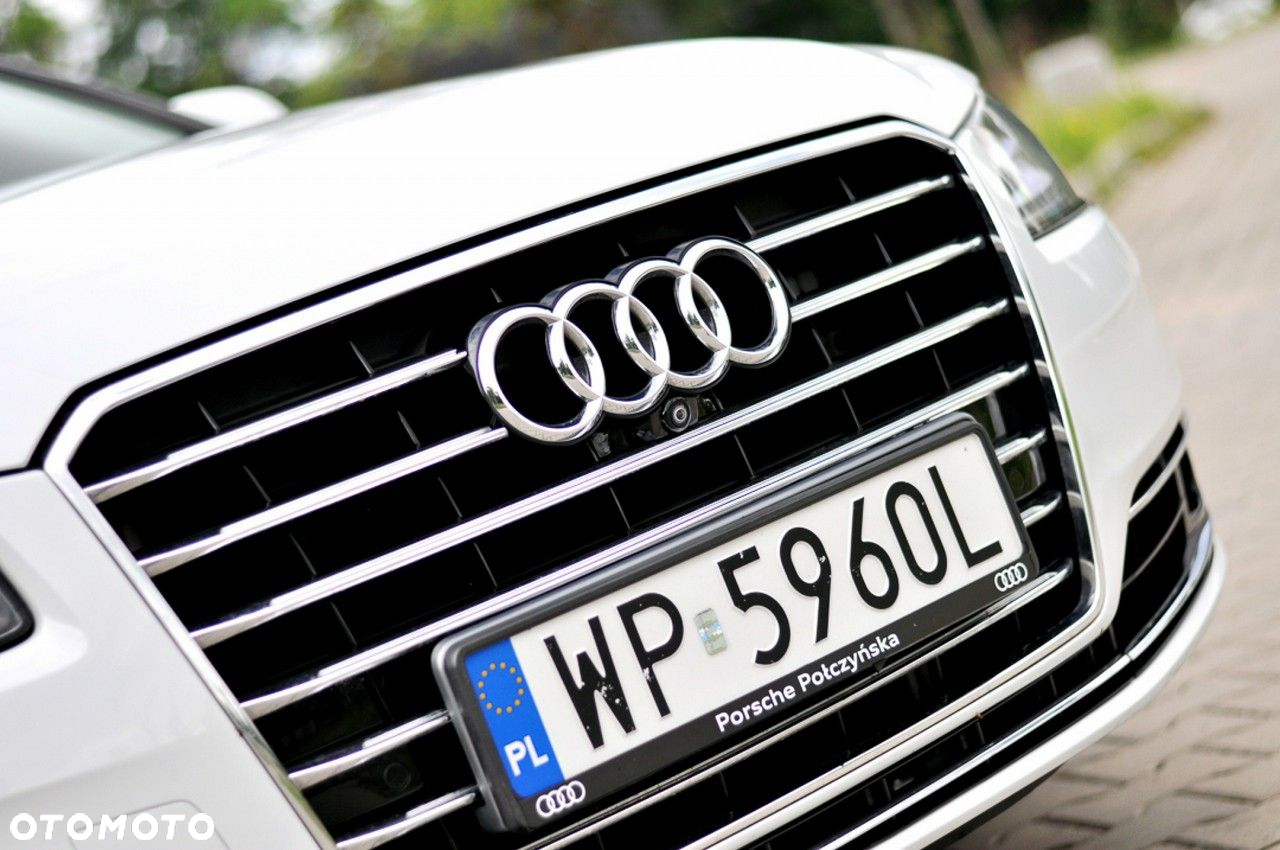 Audi A8 - 40