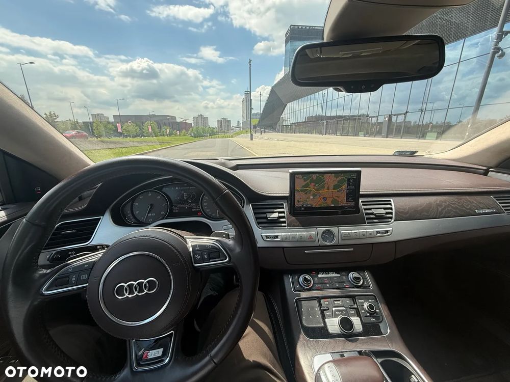 Audi S8 - 9