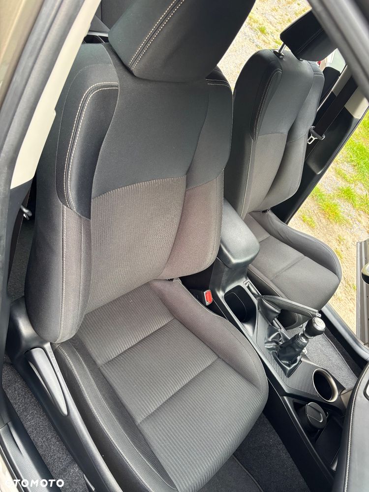 Toyota RAV4 2.0 D-4D Premium - 10