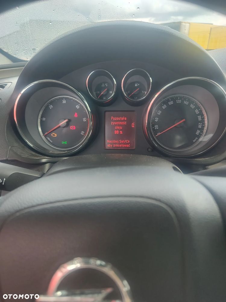 Opel Insignia 2.0 CDTI - 12