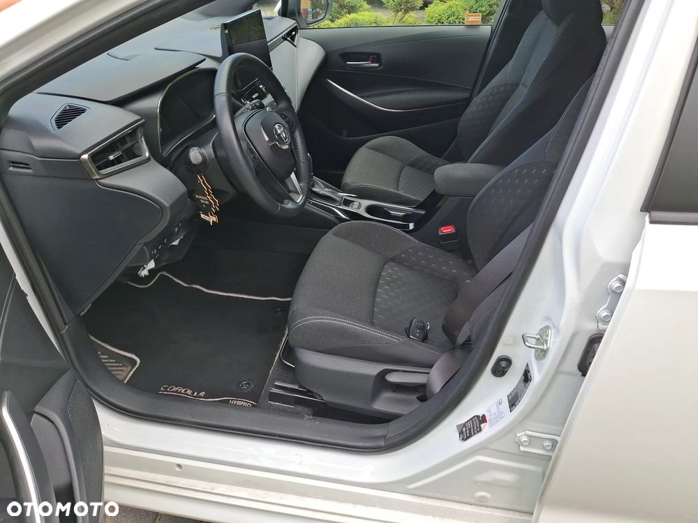 Toyota Camry 2.5 Hybrid Comfort CVT - 18