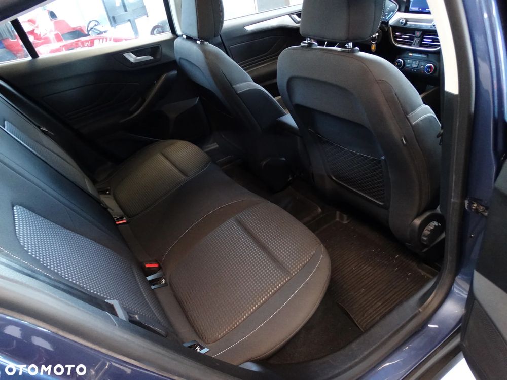 Ford Focus 1.0 EcoBoost SYNC Edition ASS PowerShift - 28