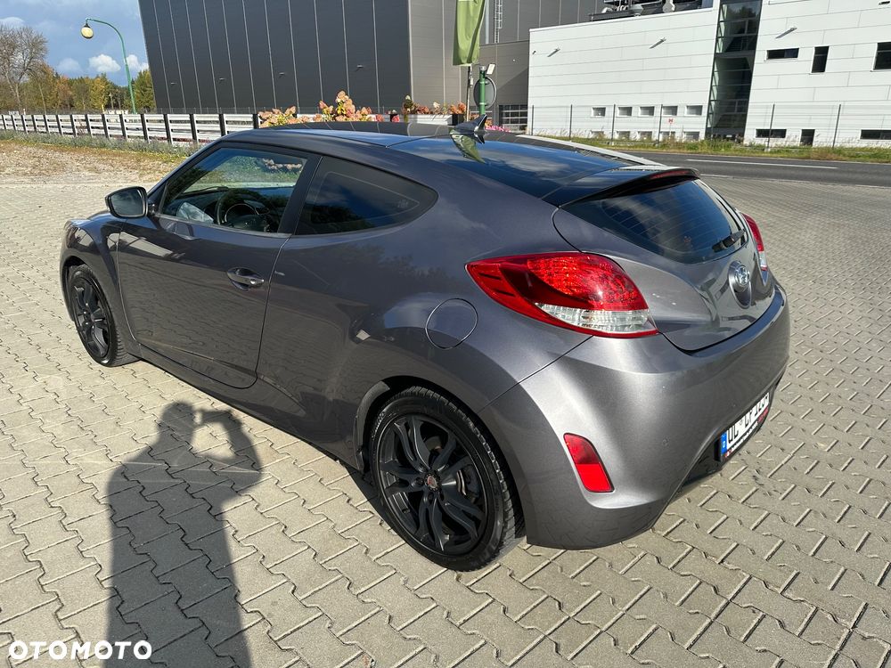 Hyundai Veloster - 31