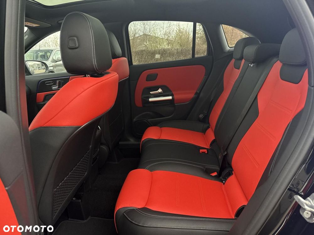 Mercedes-Benz GLA - 18