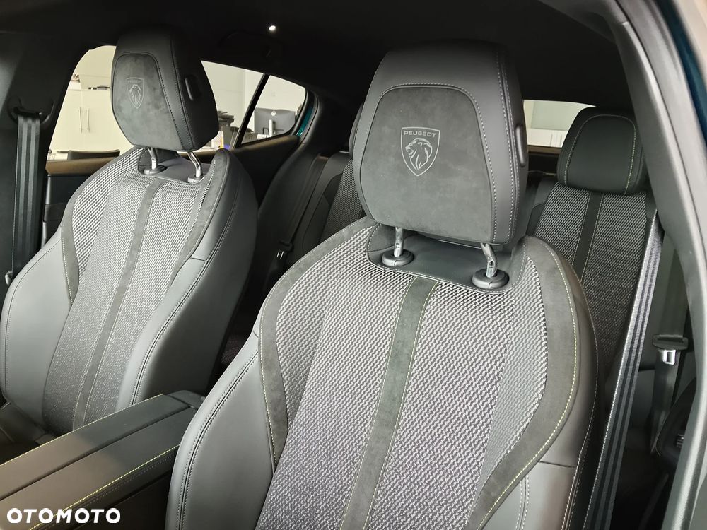 Peugeot 408 1.2 PureTech mHEV GT S&S e-DCS6 - 18