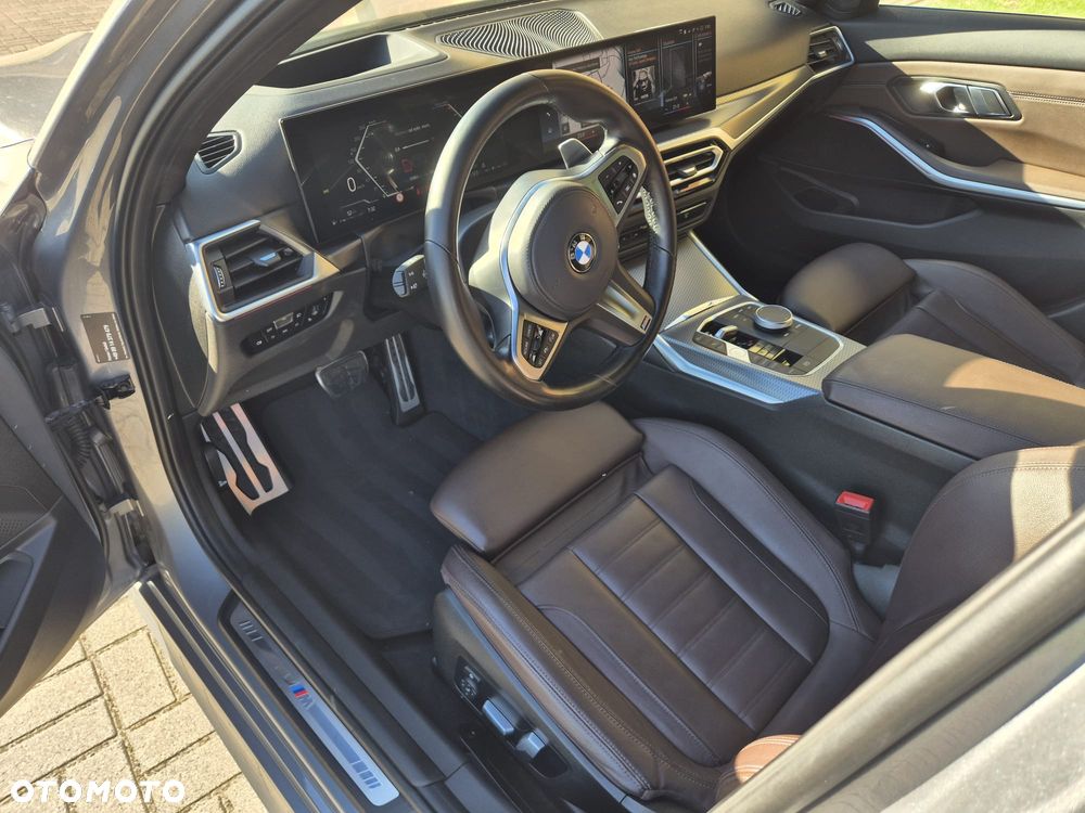 BMW Seria 3 330i xDrive M Sport - 11