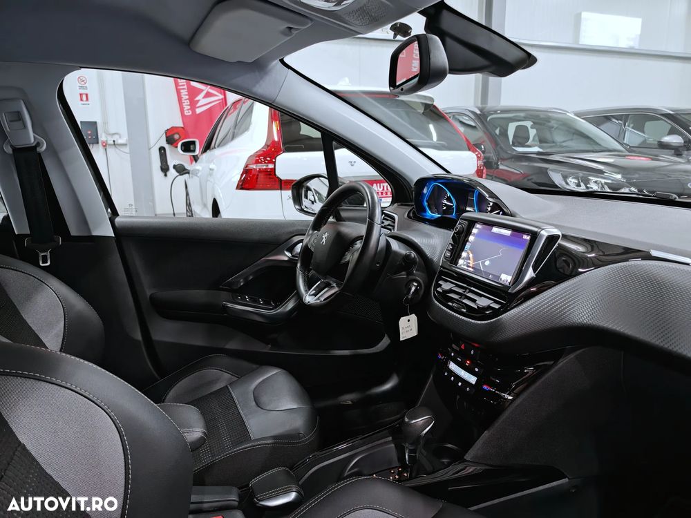 Peugeot 2008 PureTech 110 GPF Stop&Start EAT6 Allure - 6