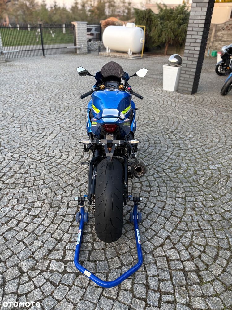 Suzuki GSX-R - 16
