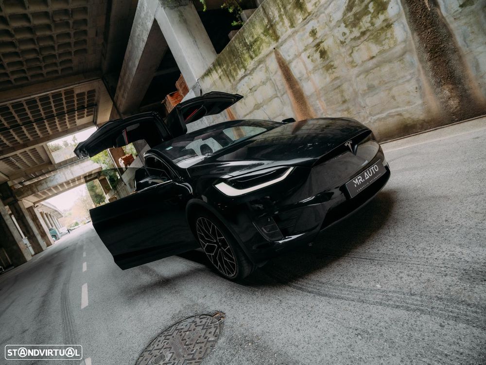 Tesla Model X 100D - 32