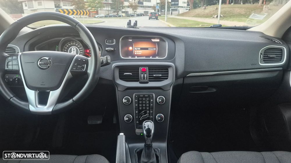 Volvo V40 1.5 T3 Sport Edition Plus Geartronic - 11