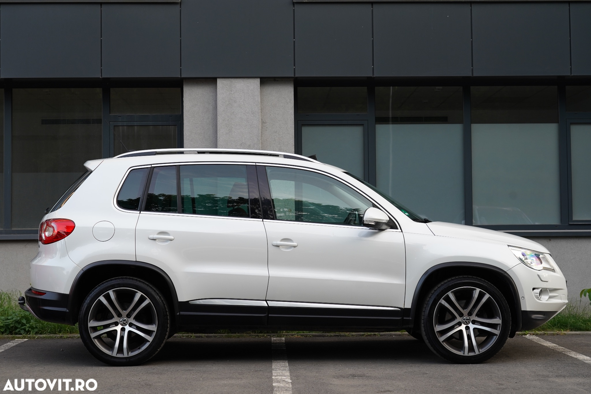 Volkswagen Tiguan 2.0 TDI 4Motion DSG Track & Style - 24