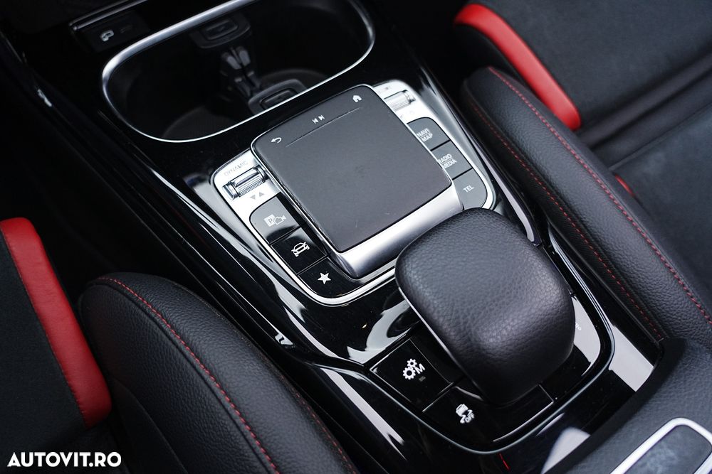 Mercedes-Benz CLA AMG 35 4Matic AMG Speedshift 7G-DCT - 32