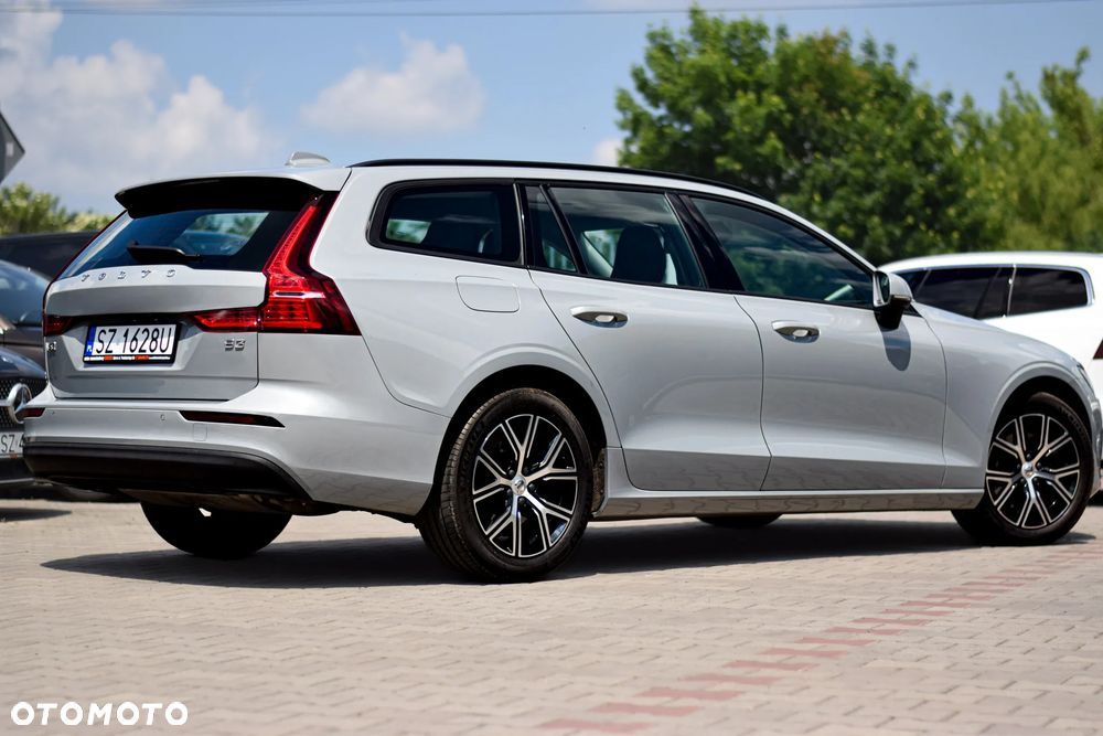 Volvo V60 B3 B DKG Momentum Pro - 36