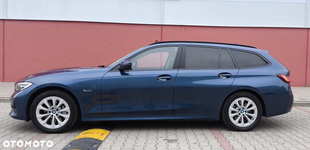 BMW Seria 3 330e Luxury Line - 25