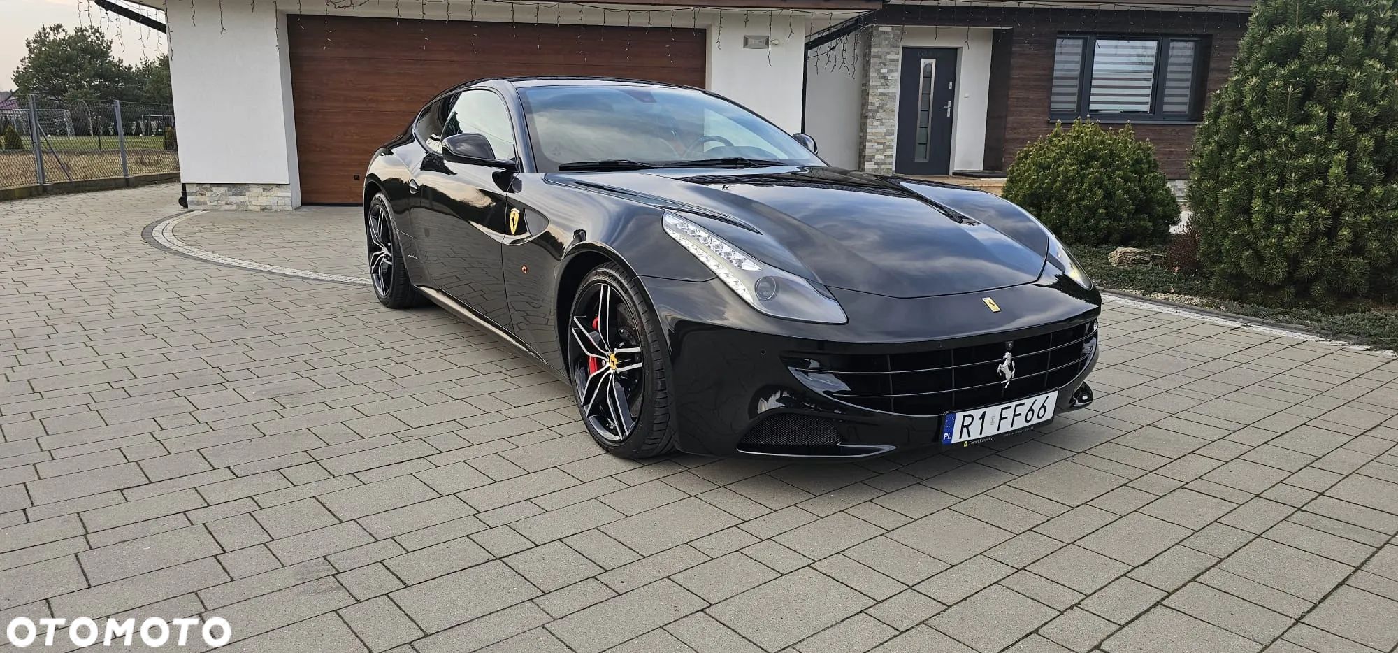 Ferrari FF Standard - 1