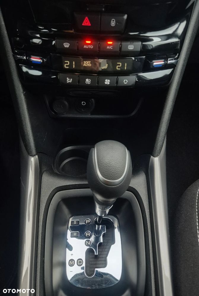 Peugeot 2008 1.2 Pure Tech Allure S&S EAT6 - 35