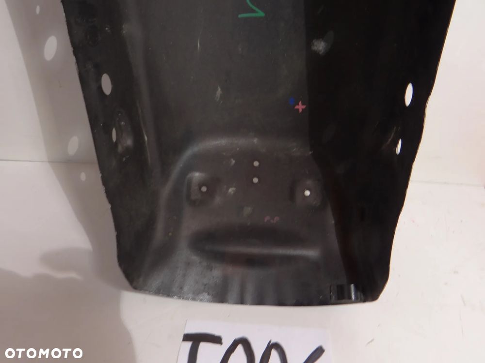 TRIUMPH RACET 3 BŁOTNIK TYŁ T004 - 8