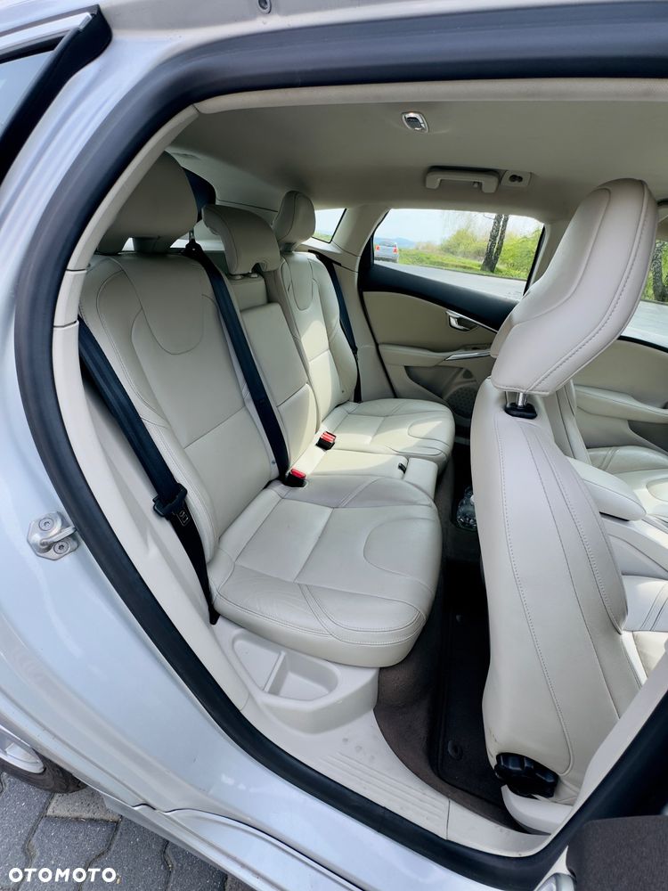 Volvo V40 - 16