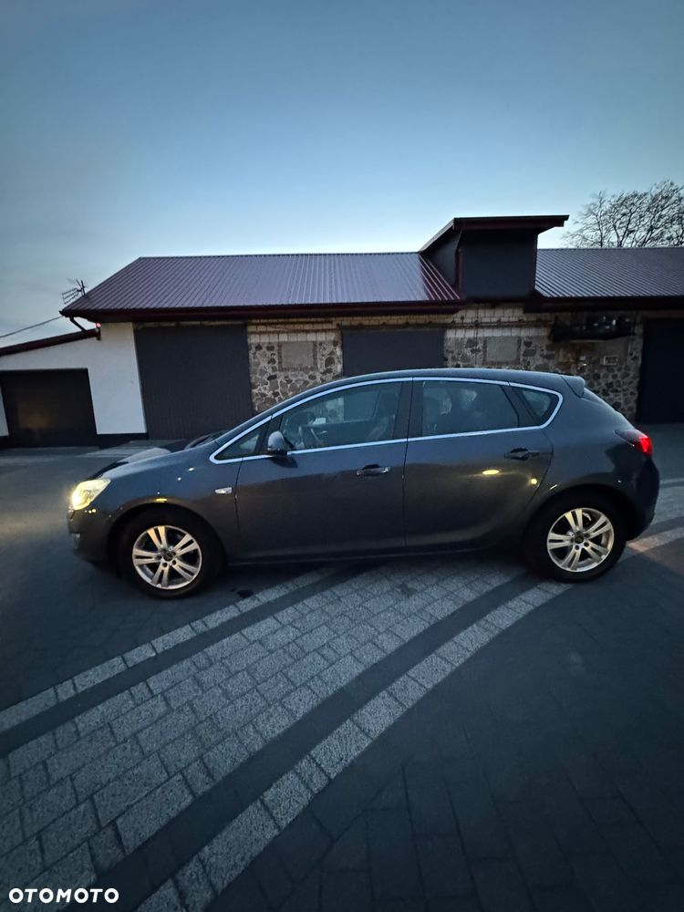 Opel Astra 1.6 Cosmo - 2