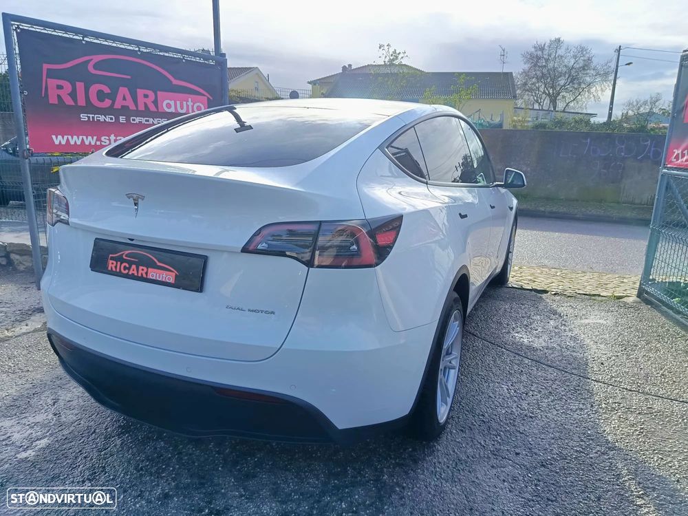 Tesla Model Y Long Range Dual Motor AWD - 5