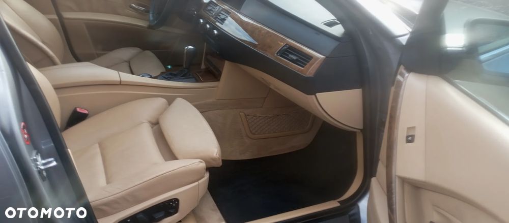 BMW Seria 5 525xi - 21