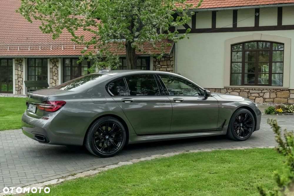 BMW Seria 7 750i xDrive - 5