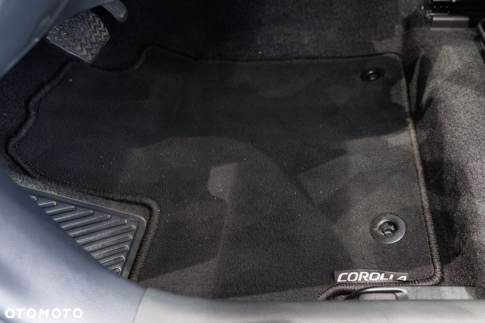 Toyota Corolla 1.8 Hybrid Comfort - 39
