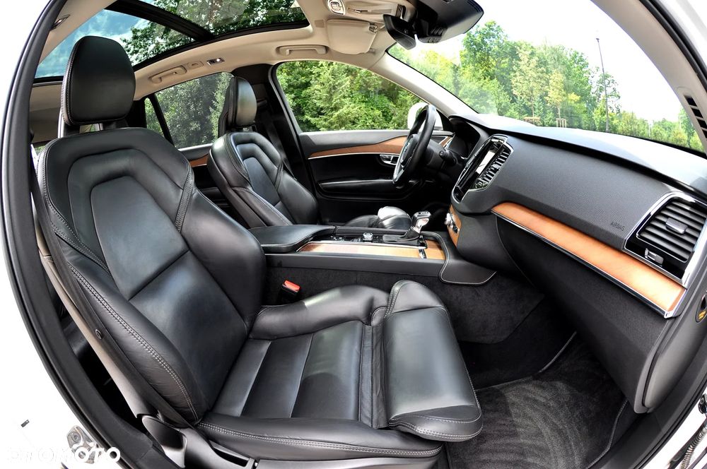 Volvo XC 90 D5 AWD Geartronic Inscription - 26
