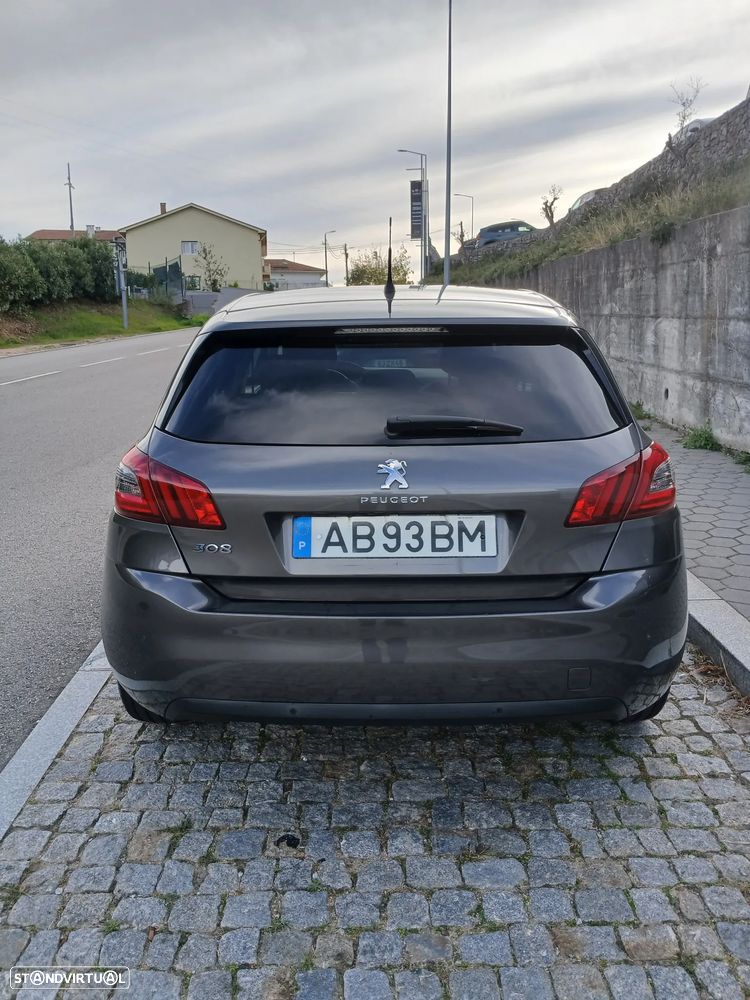 Peugeot 308 - 4