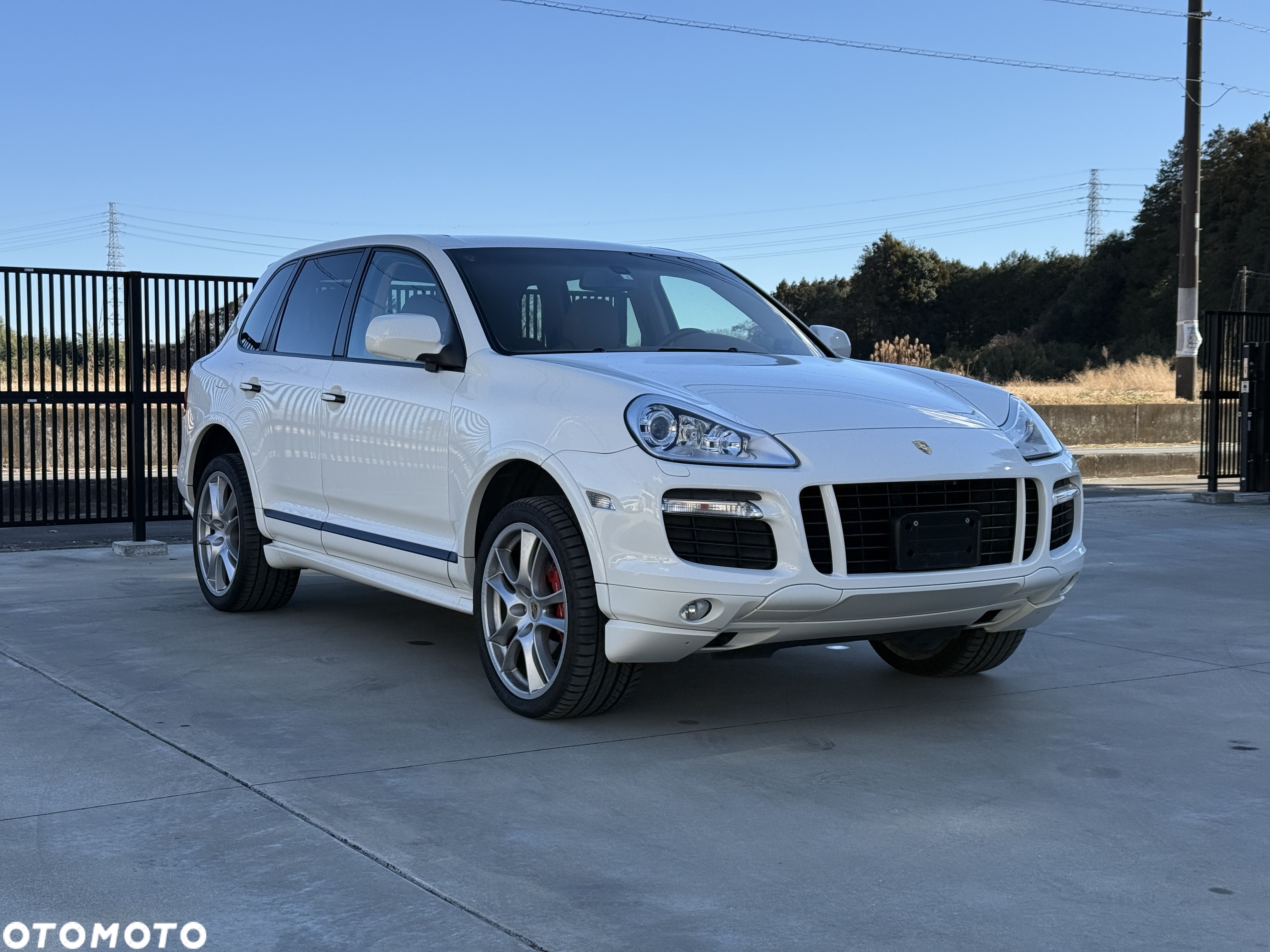 Porsche Cayenne - 1