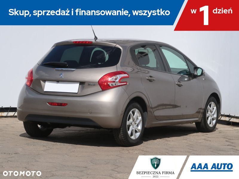 Peugeot 208 - 7