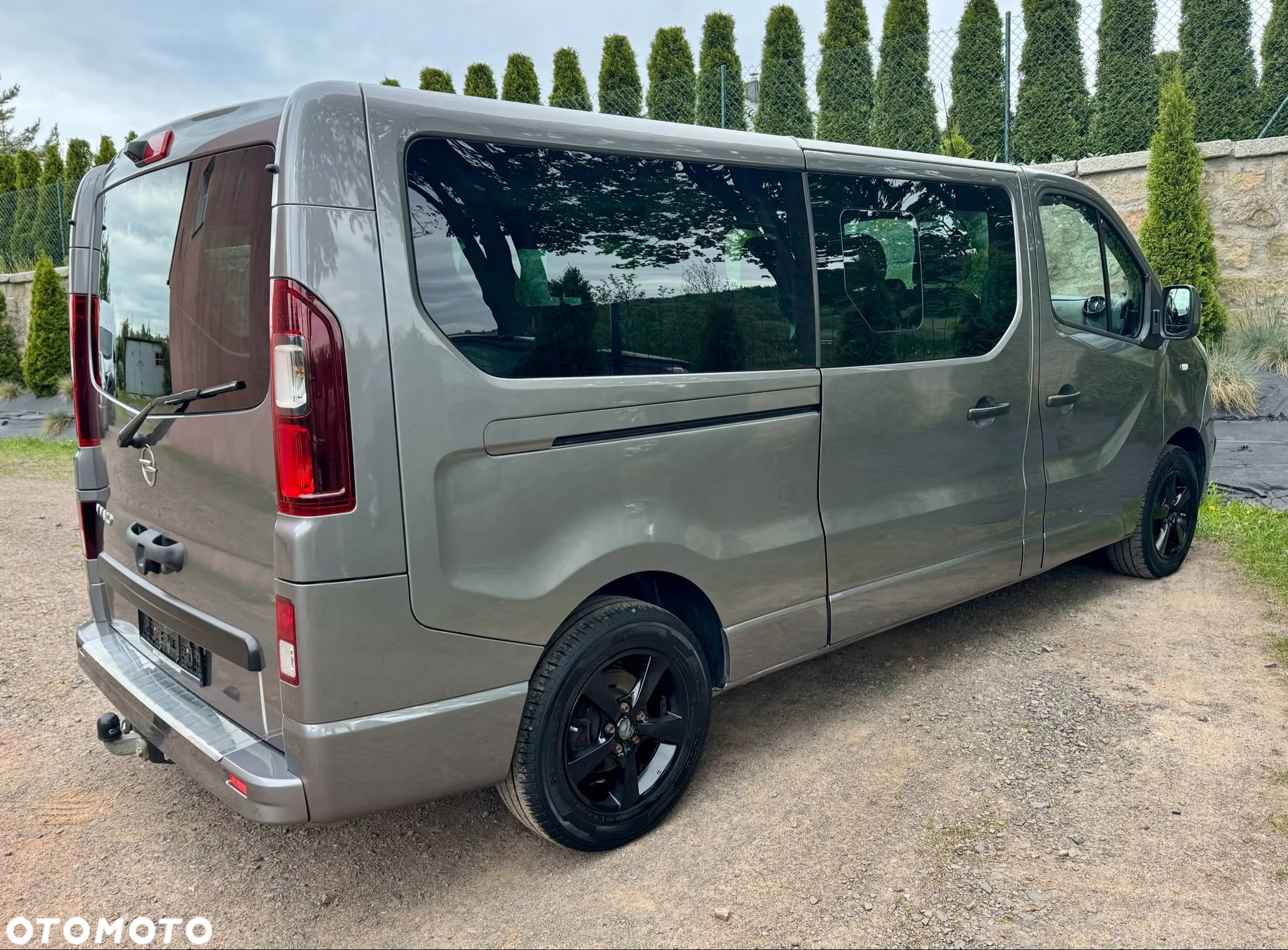 Opel Vivaro L2H1 2,9t Elegance Premium - 4